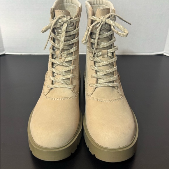 Women’s UGG Ballard lace up boot - Picture 2 of 5